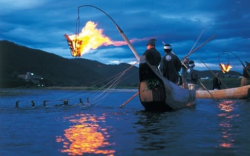 夏の風物詩、1300年間受け継がれる伝統漁法
