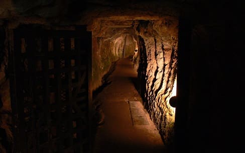 アジアで初めて世界遺産登録された、歴史ある鉱山遺跡