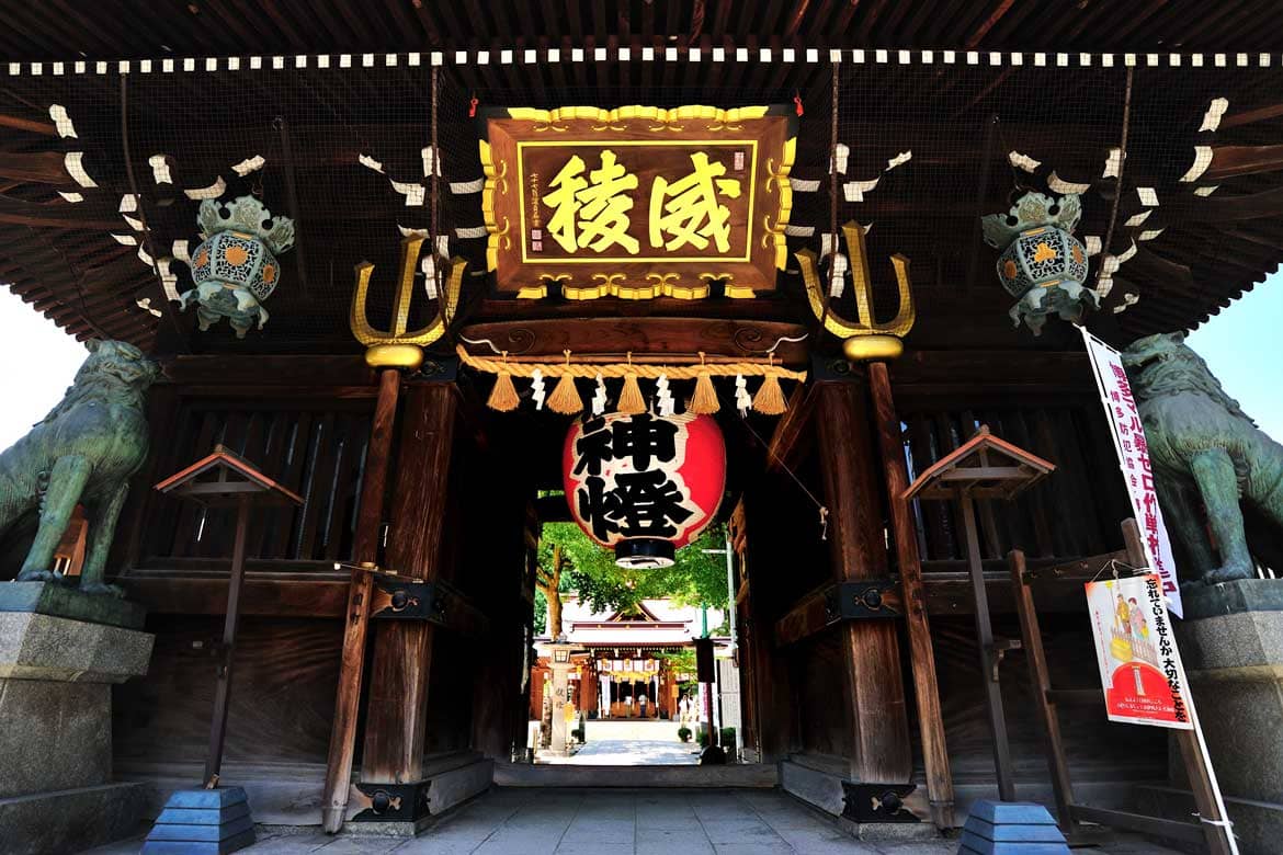 市民に親しまれる「櫛田神社」で、博多の四季を感じる