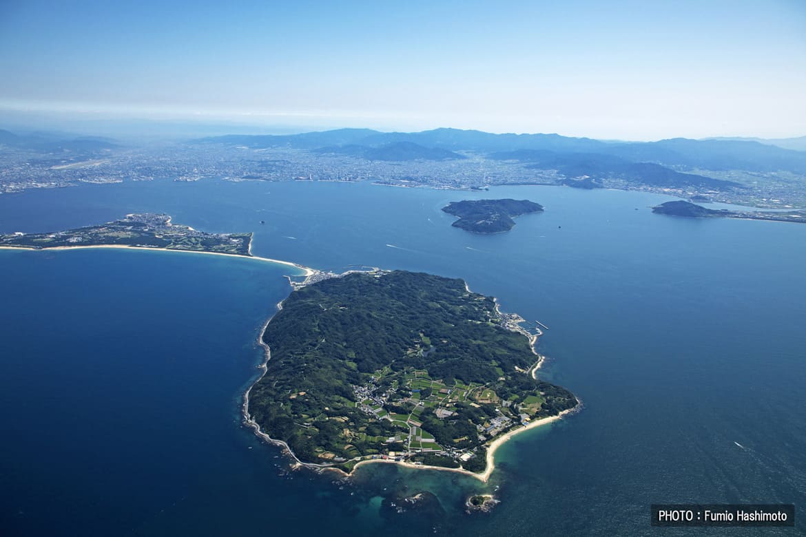 アクセス抜群。陸続きの小さな島