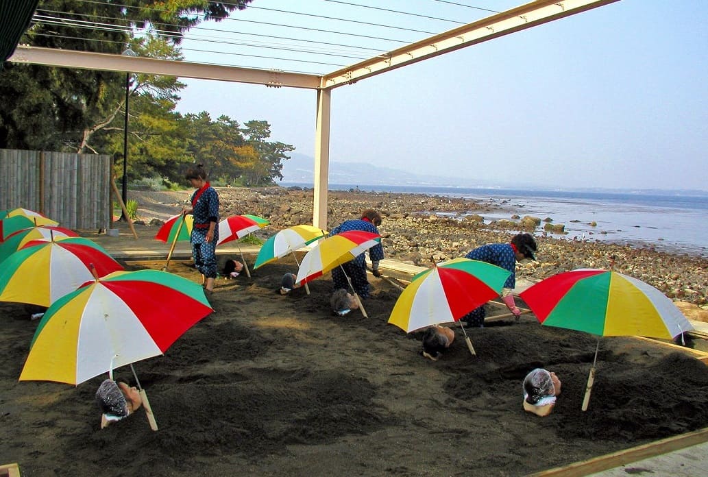 海辺でのんびり砂湯（すなゆ）「別府海浜砂湯」