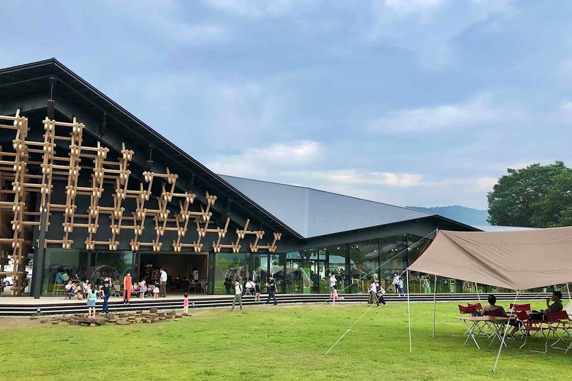 自然を感じられる駅前のフィールド「Snow Peak LAND STATION HAKUBA」