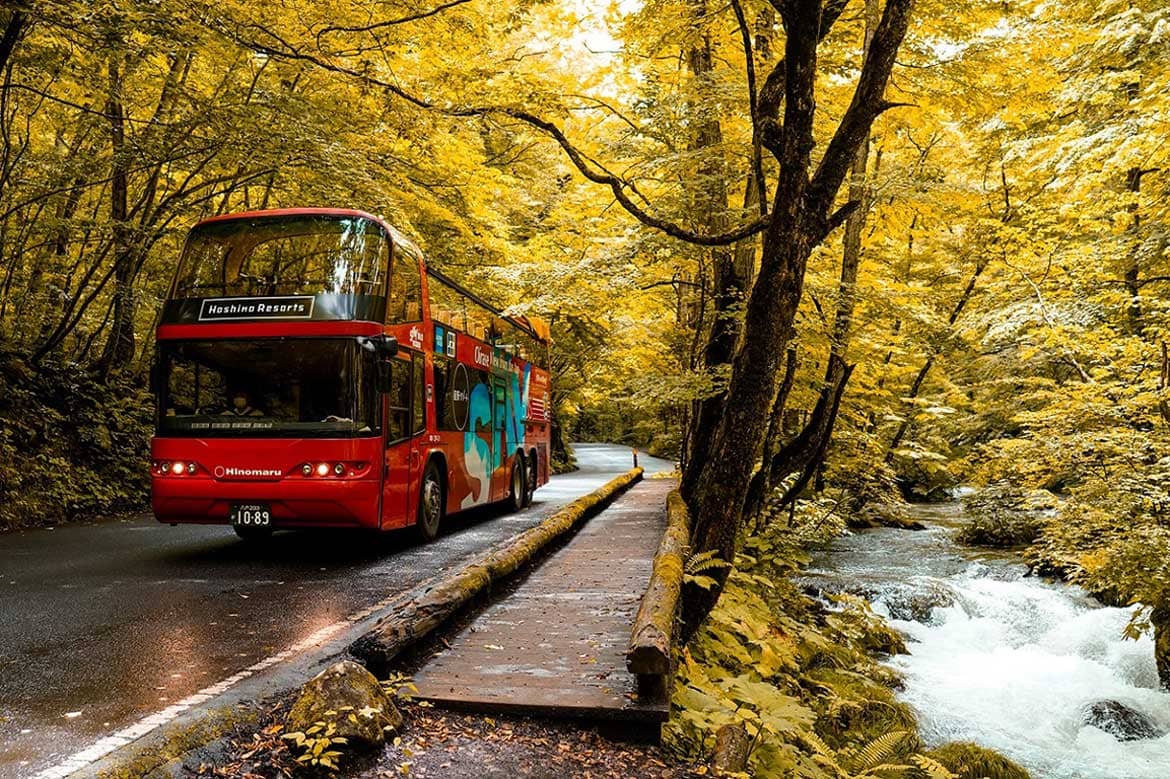 奥入瀬渓流ホテル、紅葉の聖地・奥入瀬渓流で360度の絶景を楽しむ「紅葉プレミアムオープンバスツアー」実施