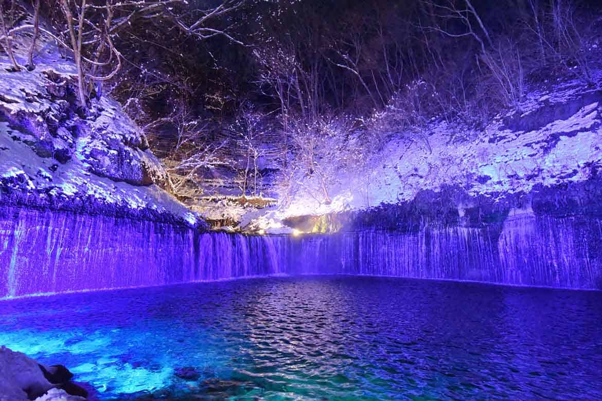 軽井沢白糸の滝真冬のライトアップ開催！星・雪・水・光、軽井沢の大自然を堪能
