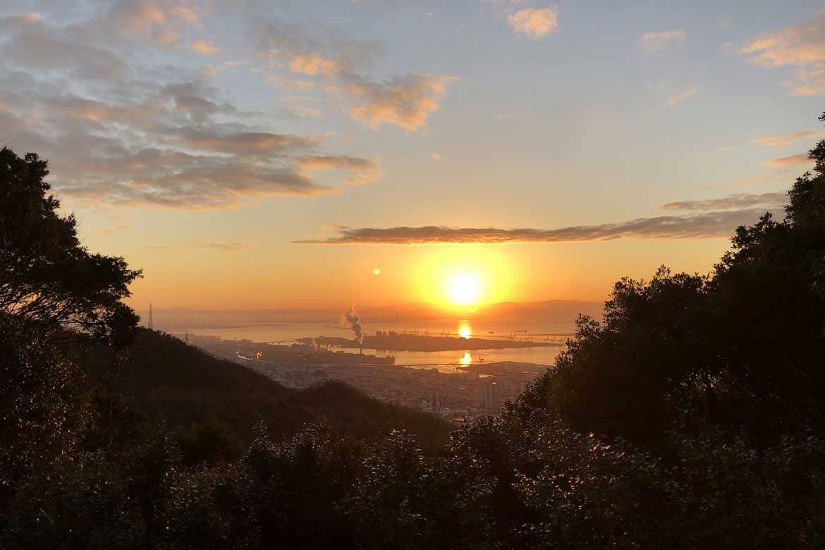 2021年元旦は、神戸布引ハーブ園（標高400m）に登って”初日の出”を見よう！