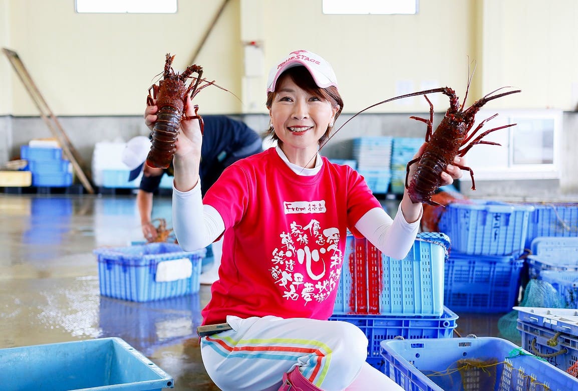 答志島で唯一の女性仲買人。目利きした新鮮な魚でおもてなし