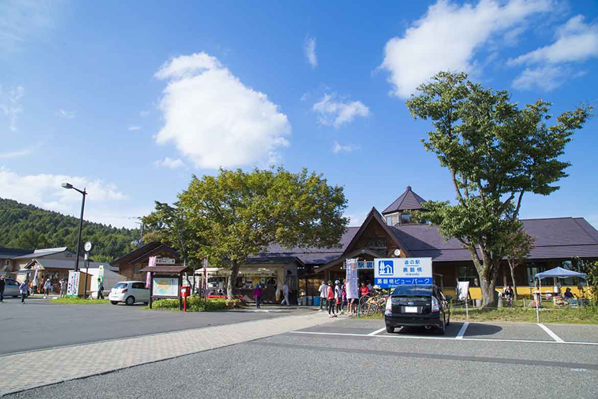 地元特産品を使ったグルメがたくさん「道の駅裏磐梯」