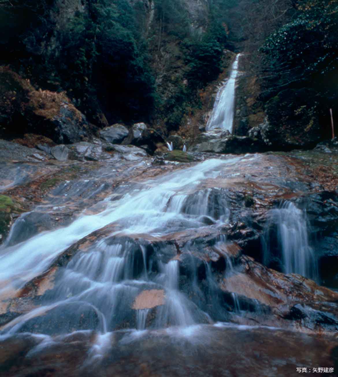 日本の滝100選。これぞ大自然の癒し「笹の滝」