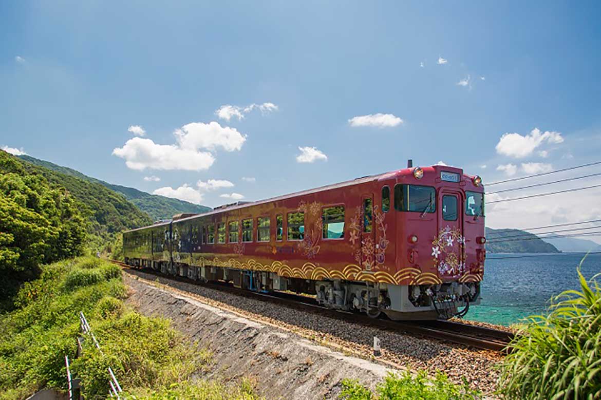 長門湯本温泉への旅がより魅力的に。旅の途中から非日常を体験できる企画列車、柑橘香る「ゆずきち号」誕生
