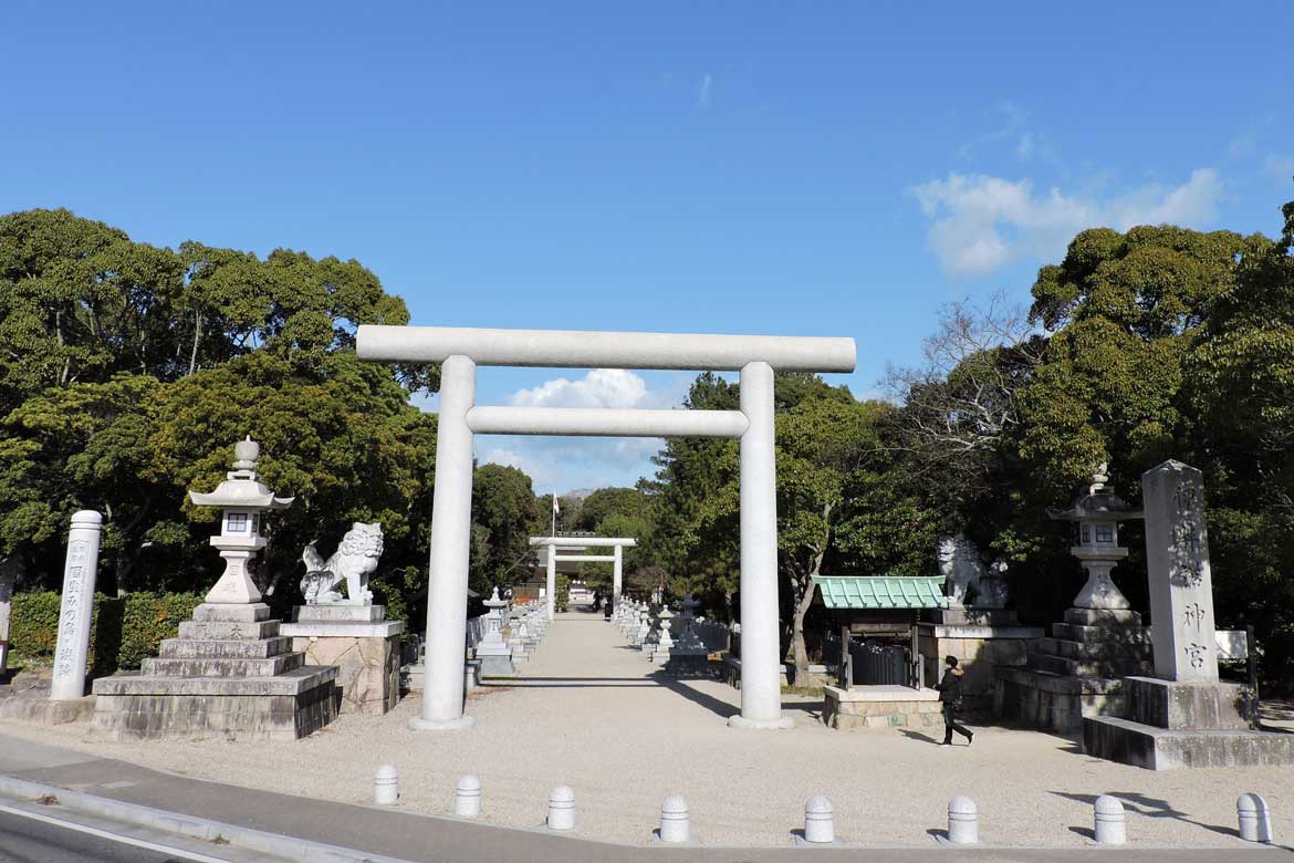 伊弉諾大神と伊弉冉大神を祀る日本最古の神社「伊弉諾神宮」