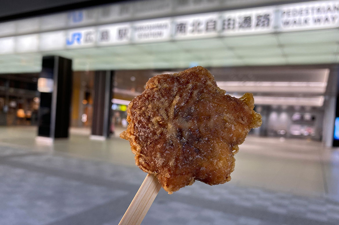 【広島県】もみじ饅頭が天ぷらに！宮島で必ず食べてほしい「揚げもみじ」
