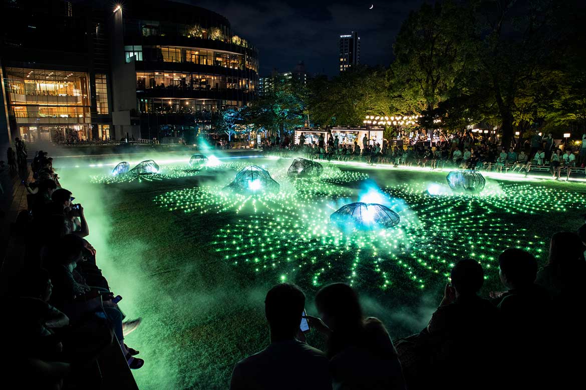 日本の夏の涼を“体感”する「光と霧のデジタルアート庭園」が東京ミッドタウンに出現