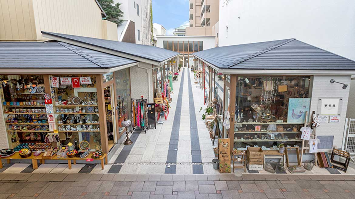 個性豊かなたくさんのお店が連なる「夢長屋」