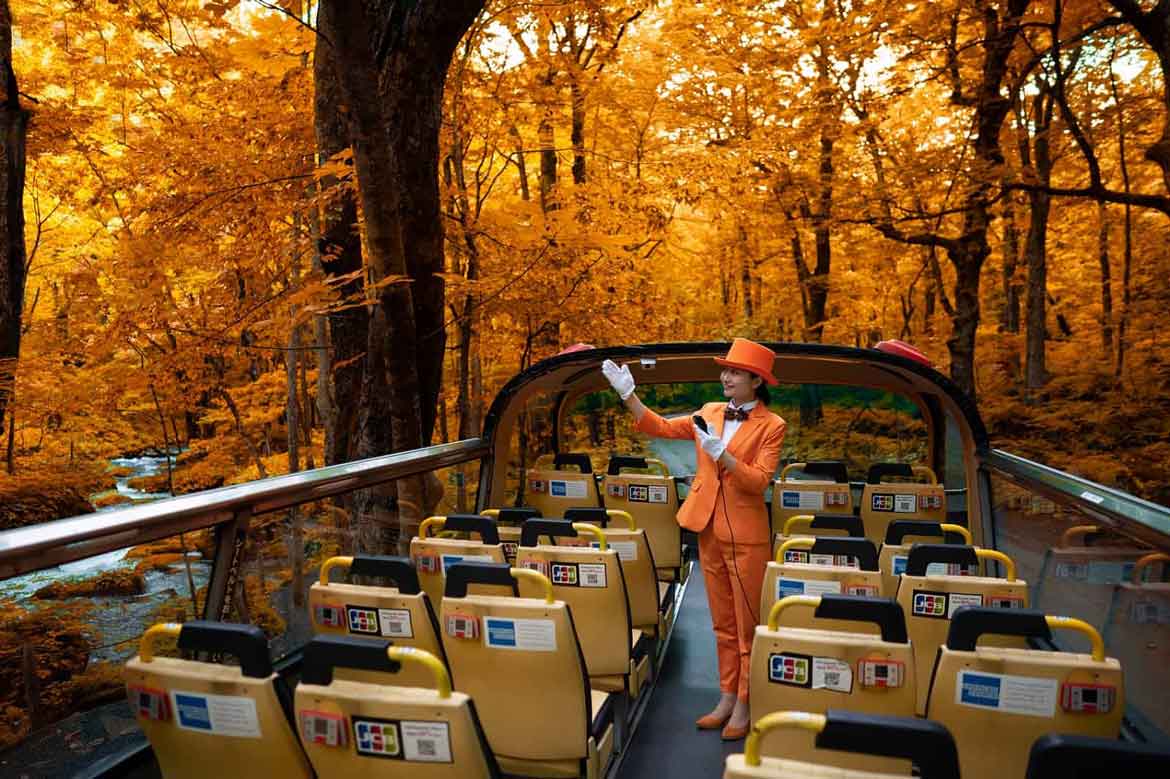 奥入瀬渓流ホテル、「紅葉プレミアムオープンバスツアー」今年も実施！紅葉×渓流の景色を“紅葉コンシェルジュ”と