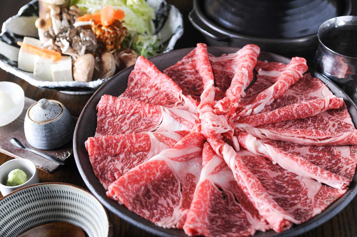 熊本県産ブランド牛肉と紅葉の露天風呂を満喫できる「黒川温泉”熊本県産ブランド牛3種”美食の旅」を開催