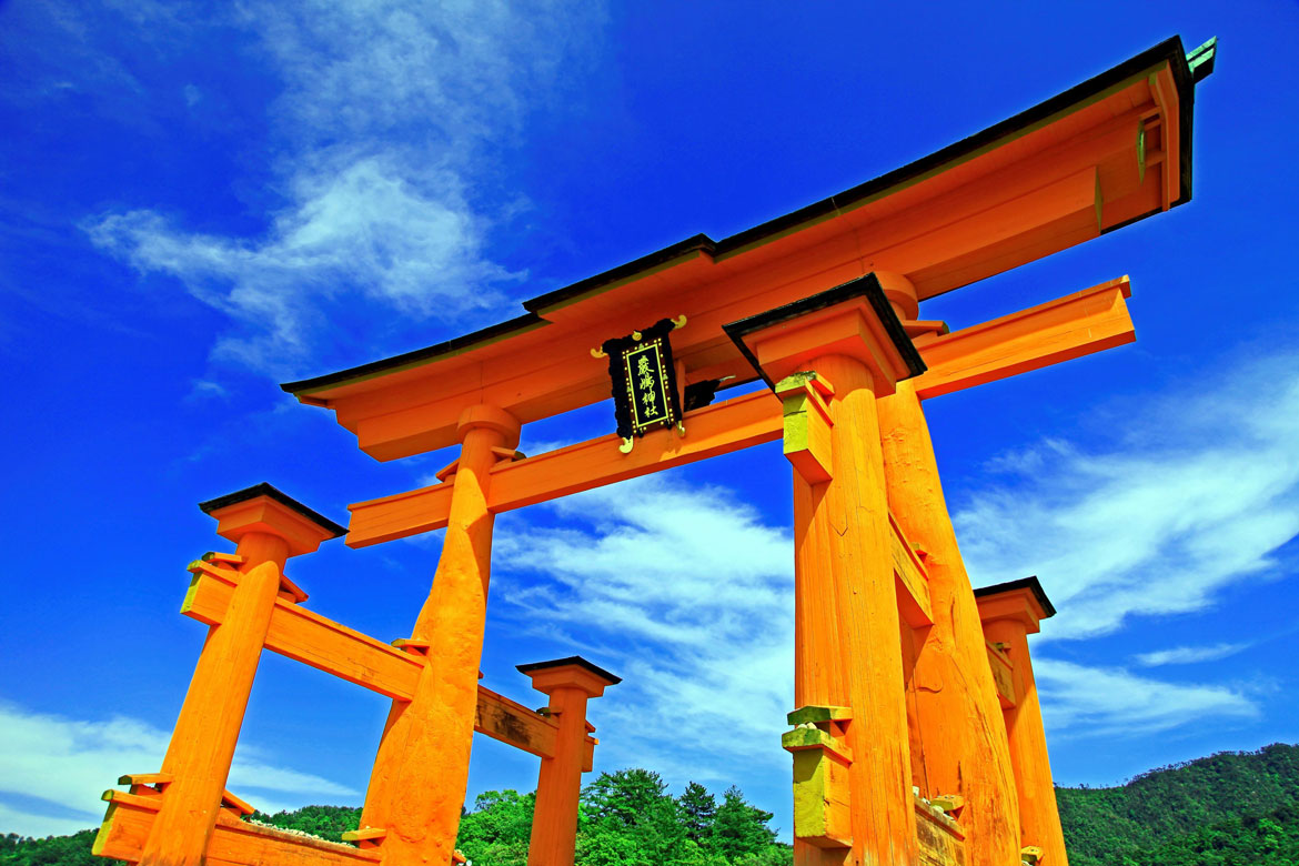 平成8年にユネスコ世界文化遺産に登録された国宝「嚴島神社」