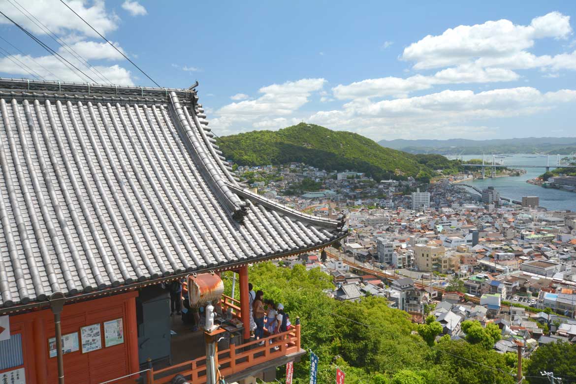 806年の建立より尾道を見つめ守り続けているシンボル「千光寺」（尾道市内）