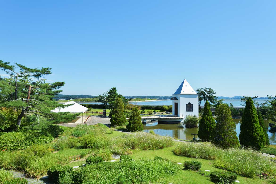 宮城・松島、海とガラスと庭園のミュージアムが贈る「ガラスのクリスマス展2021」