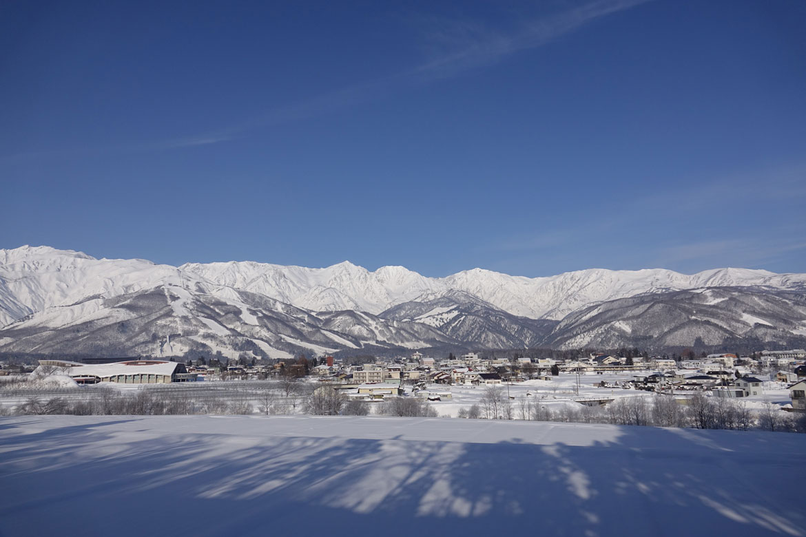 2021-2022 SNOWシーズン、白馬村のスキー場では国内で最も早い時期での100％天然雪ゲレンデがスタート