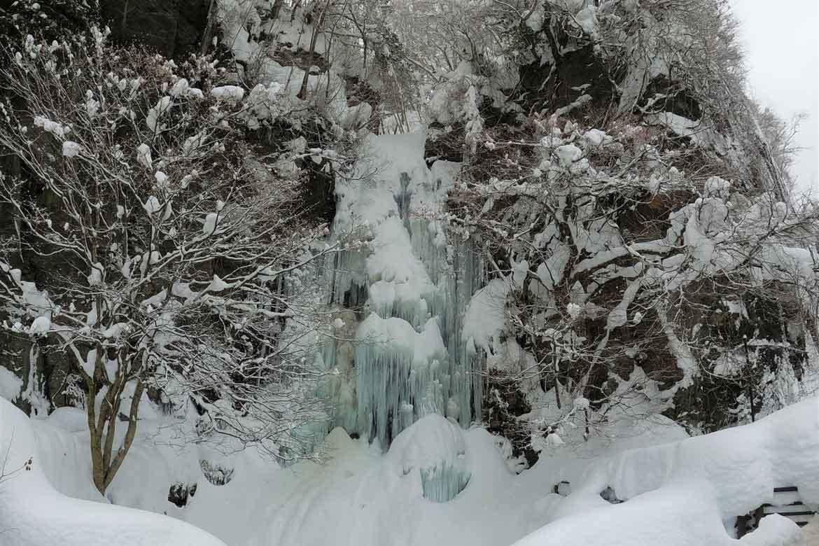 大寒の頃には、氷結が見られるチャンスもある「駒ヶ滝」