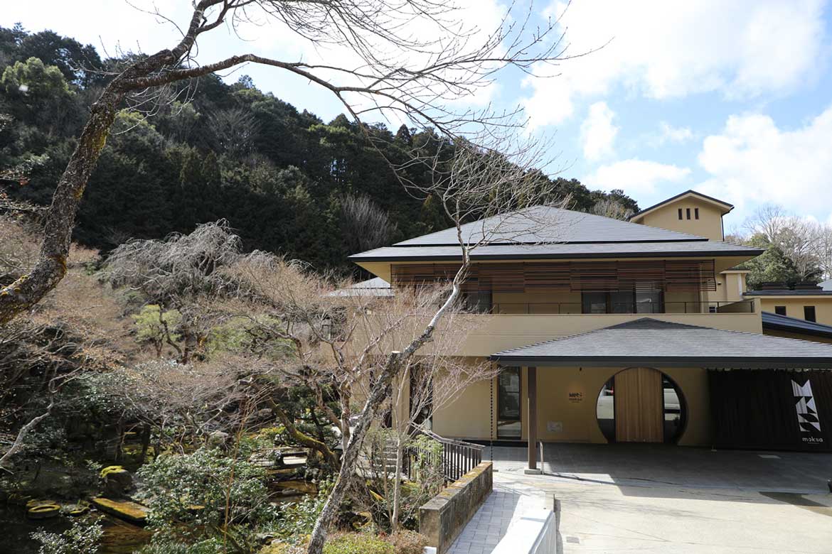 京都・八瀬に生まれ変わりを体感する宿「moksa」誕生。現代作家たちと作り上げるプリミティブな空間