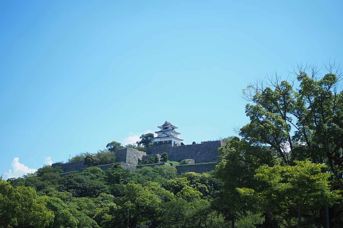 香川の自然・歴史・アートに触れる旅。丸亀、宇多津、屋島へ