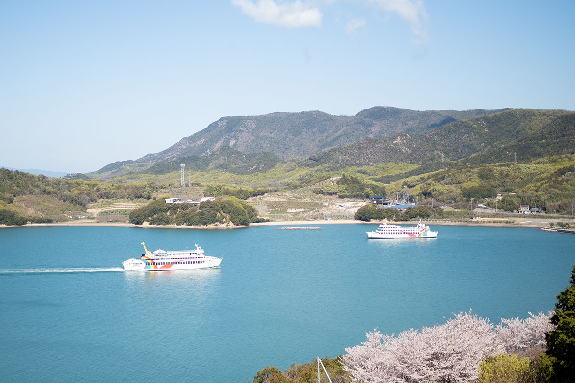 春の小豆島をドライブ。彩り溢れる花や緑とともに瀬戸内海を楽しむ旅