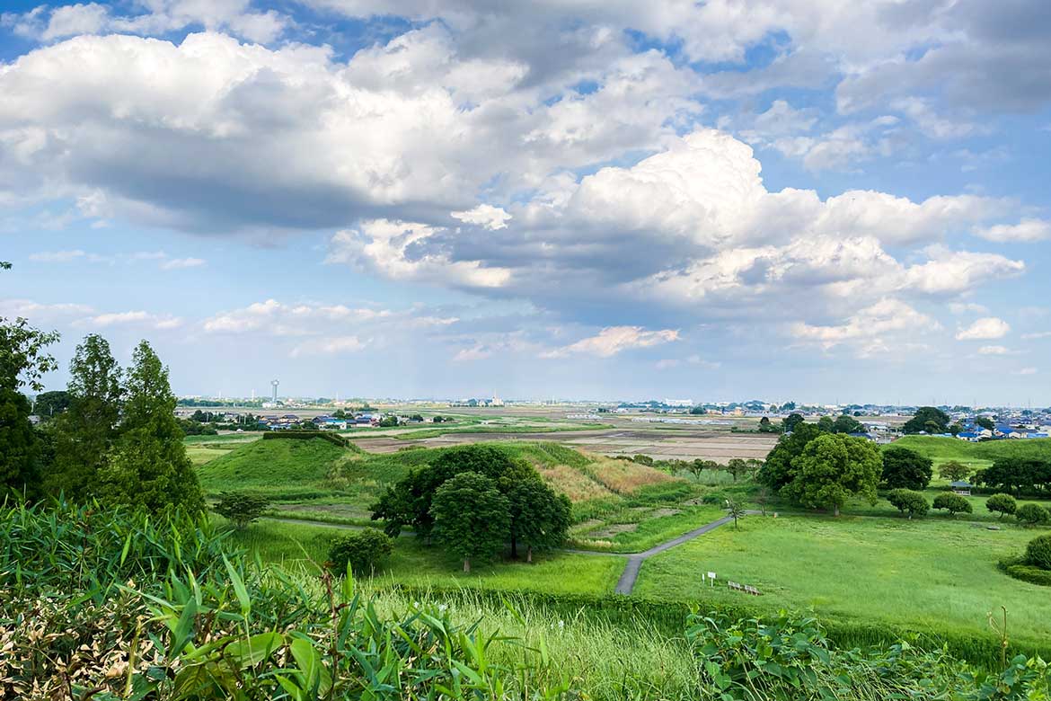 悠久に思いをはせる「さきたま古墳公園」