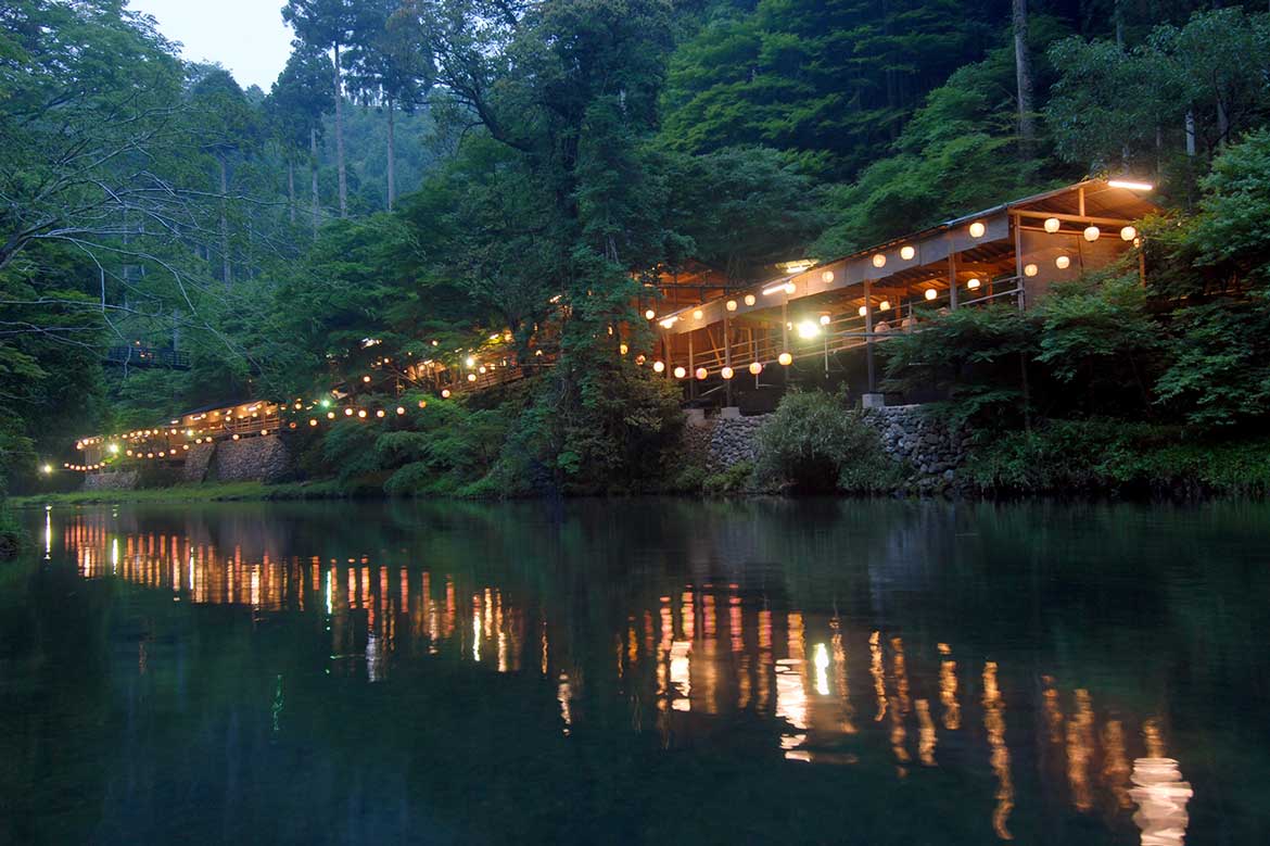 リーガロイヤルホテル京都、京の夏の風物詩・納涼川床を愉しむ「京の川床 夏の夕涼みプラン」