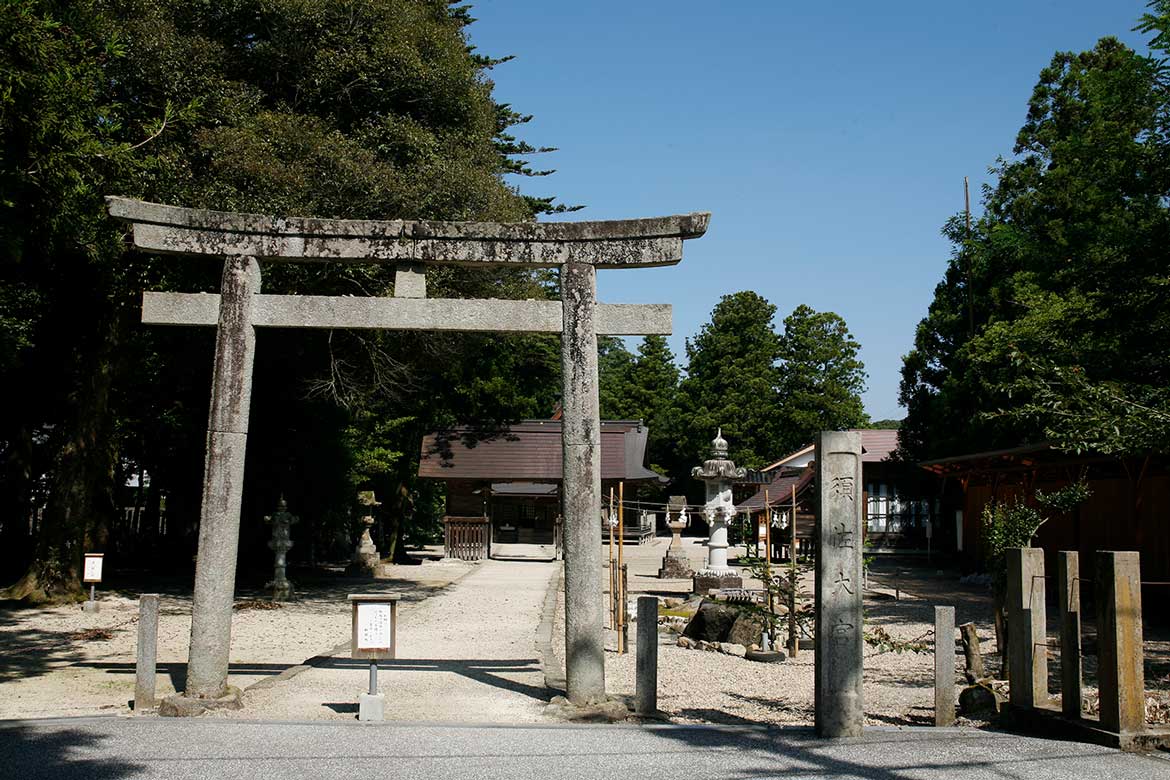 メディアでも話題！見事な大杉も必見「須佐神社」