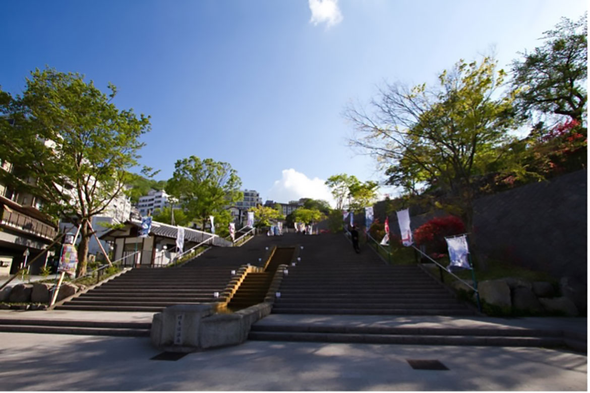 情緒あふれる温泉街散策が楽しめる「伊香保温泉」