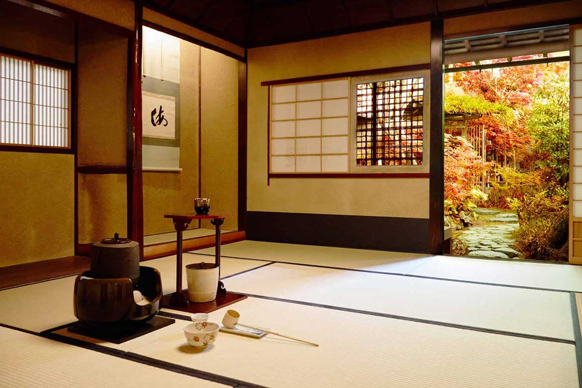 国の有形文化財指定の茶室で紅葉を眺めながらお茶会。「加賀紅葉いっぷく茶会」界 加賀にて開催