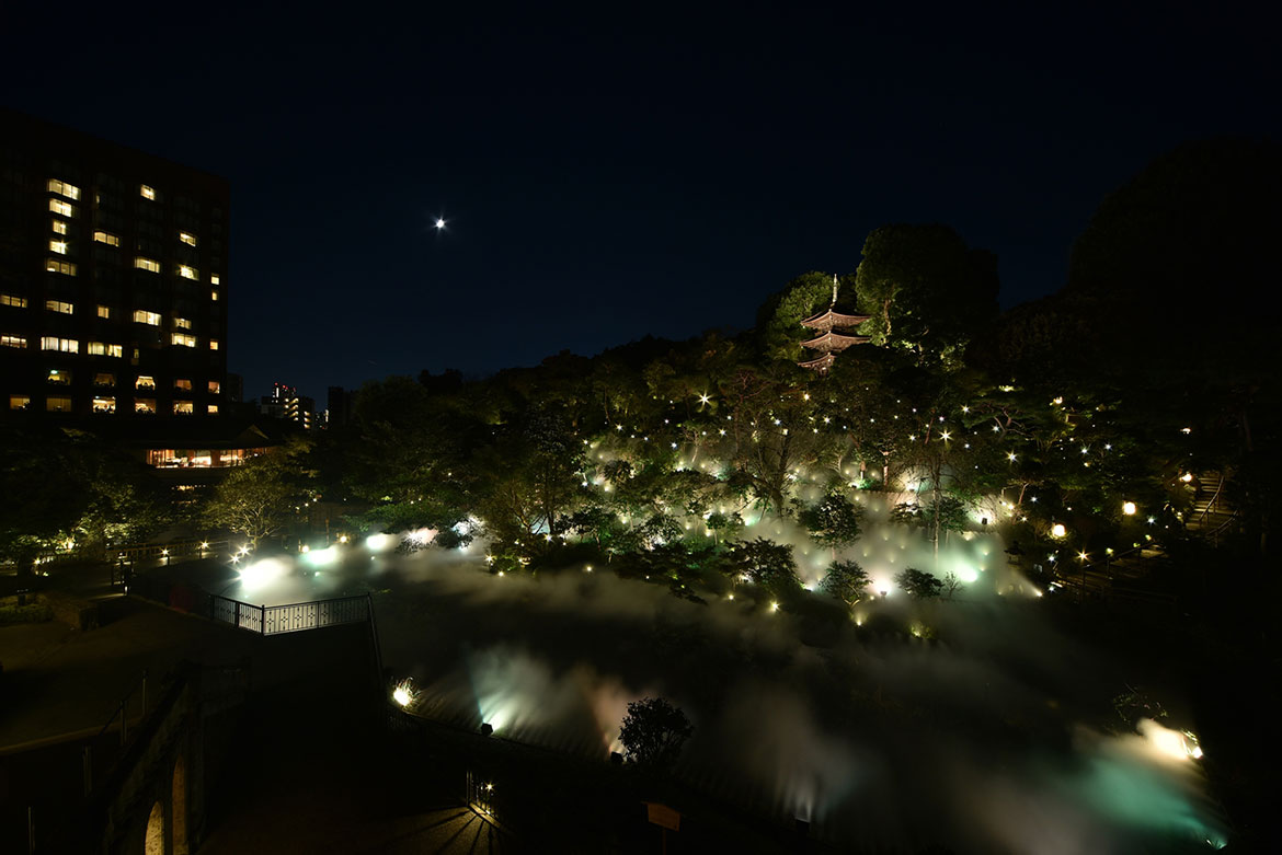 ホテル椿山荘東京、庭園に広がる“光の絶景スポット”「森のオーロラと祈り星～アニバーサリーフラッシュ～」11/11より公開