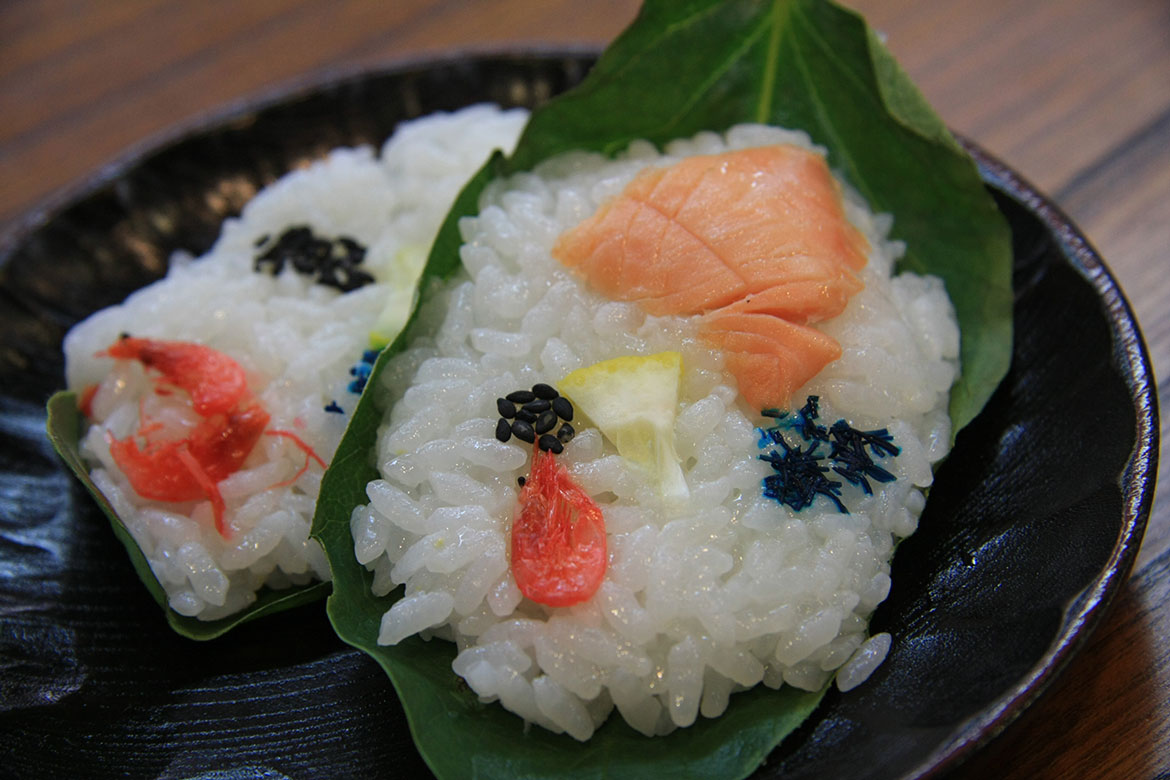 郷土料理に舌鼓！手軽に食べられる「柿の葉寿司」
