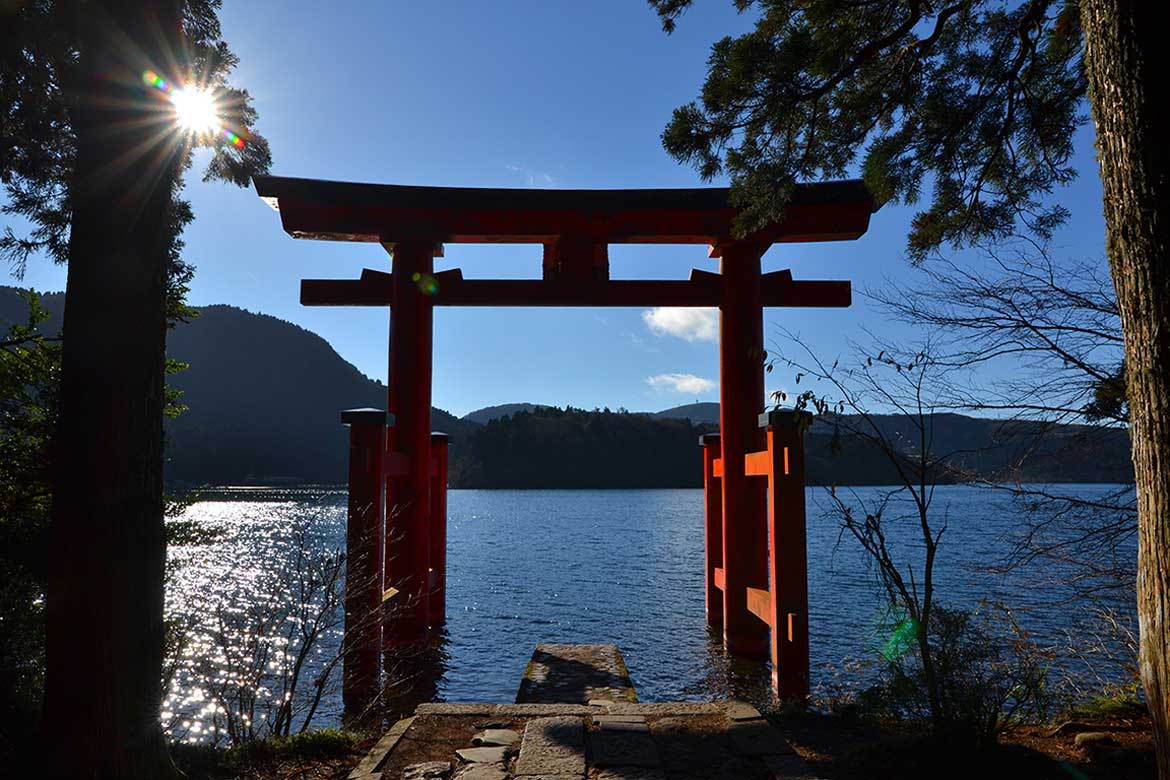 年の初めにおすすめのパワースポット。運開きの神様「箱根神社」