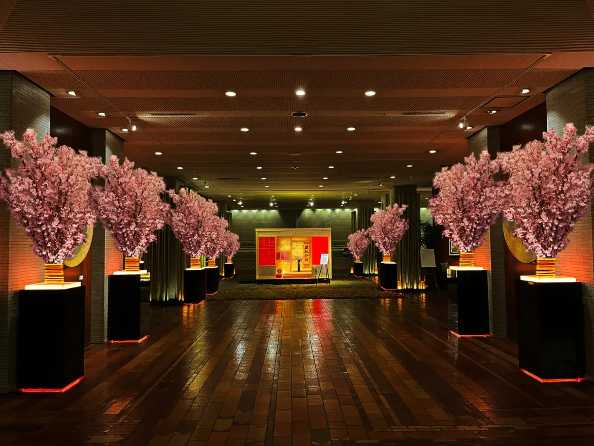 ロビーが黄金の茶室×桜色に染まる！名古屋観光ホテルで一足早いお花見気分『桜フェア』3月1日（水）より開催