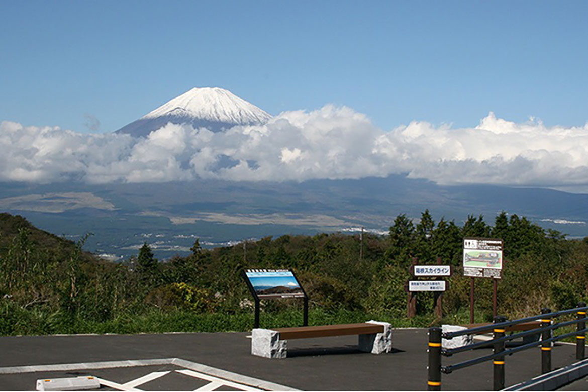 刻々と変化する富士山の表情が見れる「箱根スカイライン」