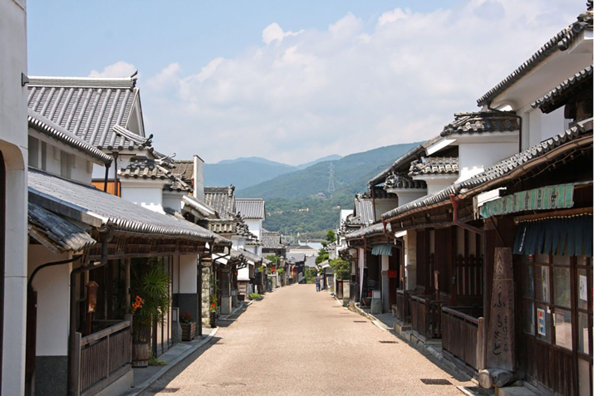 レトロな雰囲気がおしゃれ！「うだつの街並み」（脇町）