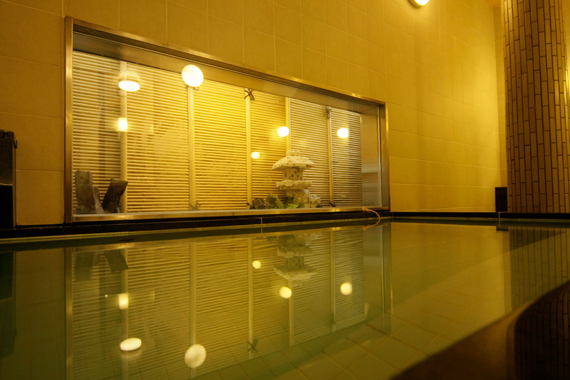 戸隠神社中社に湧く水源を使った清らかな浴室