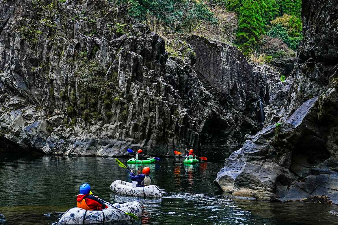 目指せ高千穂幻の滝！高千穂の秘境を目指すパックラフトツアー誕生