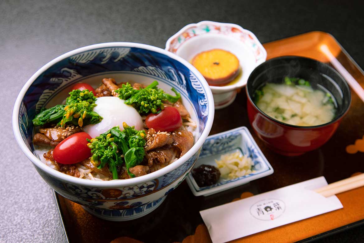 温泉たまごがとろ〜り「温たまらん丼」