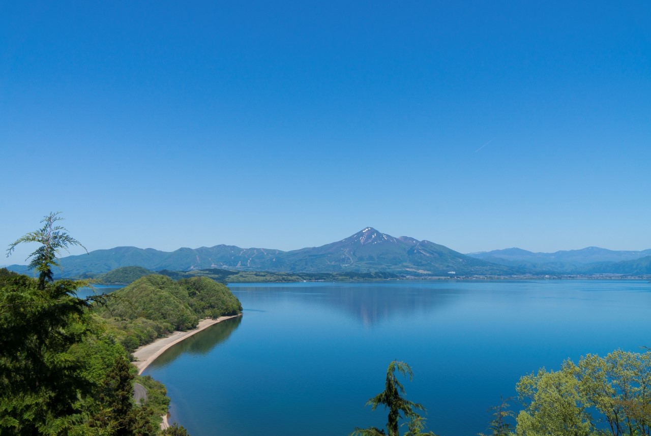 福島・会津若松ドライブ ｜ 歴史的建造物と美しい湖畔をめぐる