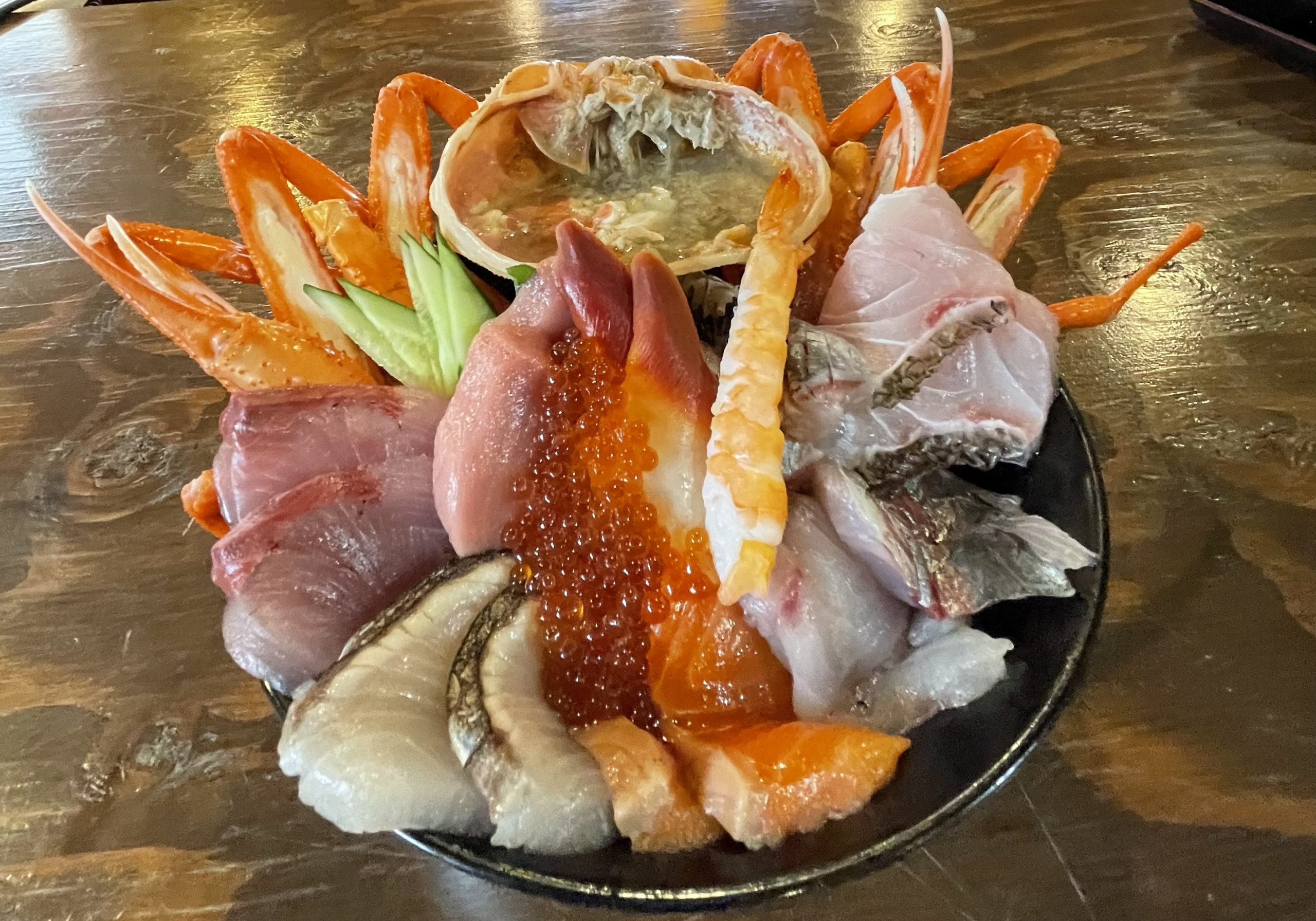 “さかなのまち”境港の名物料理「海鮮丼」