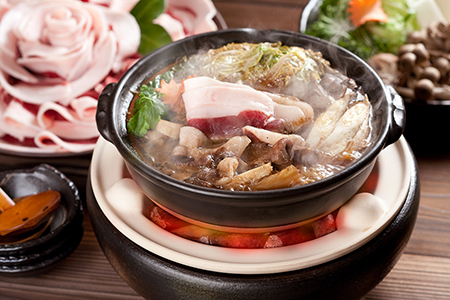 【100年フード】たっぷりの野菜と猪肉で体の芯から温まる、兵庫県「ぼたん鍋」