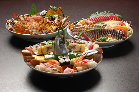 【100年フード】大勢で料理を囲み、食べたいものを好きなだけいただく。高知県「皿鉢料理」