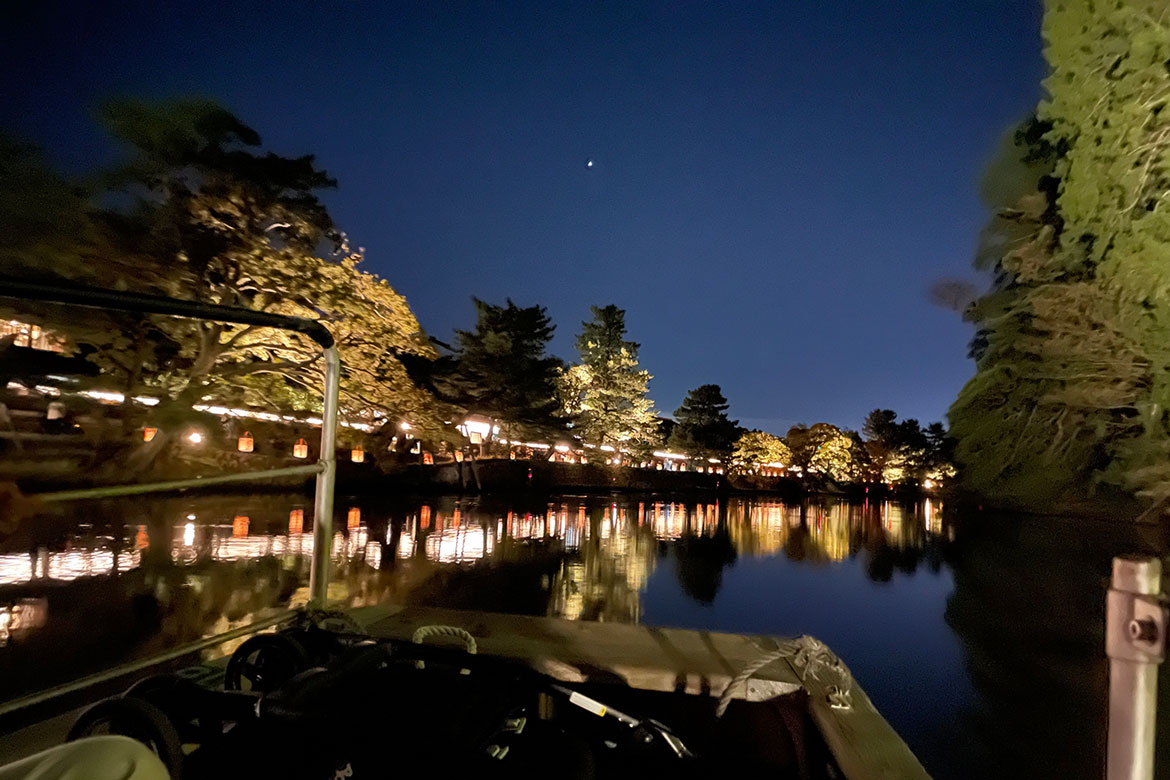 水の都・松江の城下町が無数の行燈の光に包まれる「松江水燈路」開催