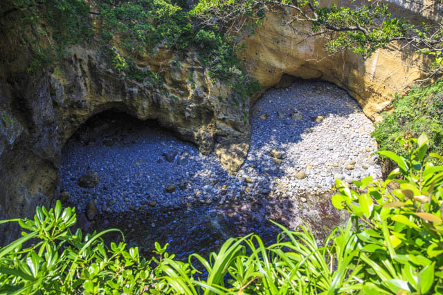 自然が創り出した海食洞「龍宮窟」