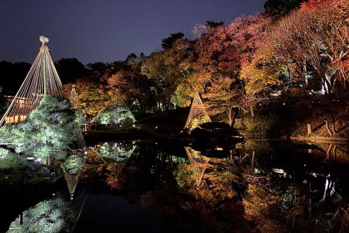 紅葉で色づく「肥後細川庭園」を幻想的にライトアップ！「竹あかり」演出も