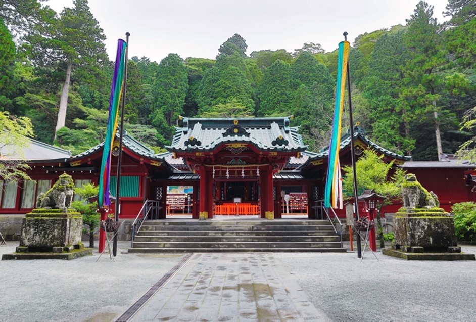 源頼朝も深く信仰した「箱根神社」