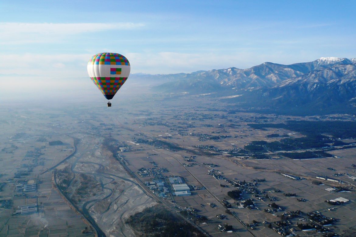 上空から安曇野を一望！熱気球フリーフライト「安曇野气船」